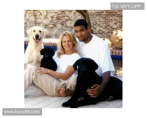 悼念托尼帕克父亲邓肯大卫罗宾逊与前妻齐聚送别 悼念托尼帕克父亲邓肯大卫罗宾逊与前妻齐聚送别