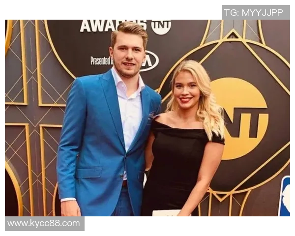 斯玛特分享与詹姆斯东契奇的趣事称其表现夸张令人捧腹大笑